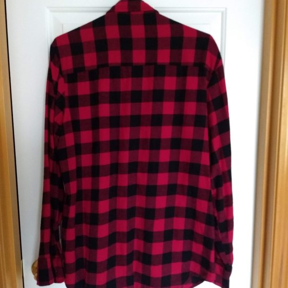 NWOT Club Room Black Red Plaid Button Down Shirt - Picture 3 of 3